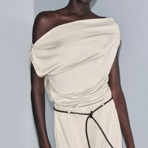 ❗️LAST DAY 3/8/26❗️ITEM WILL BE REMOVED❗️ZARA Asymmetric Cut-Out Knit Top